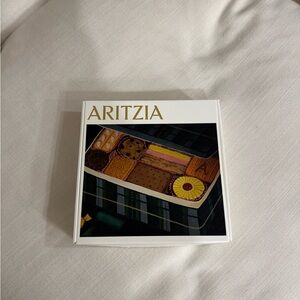 Aritzia small gift box